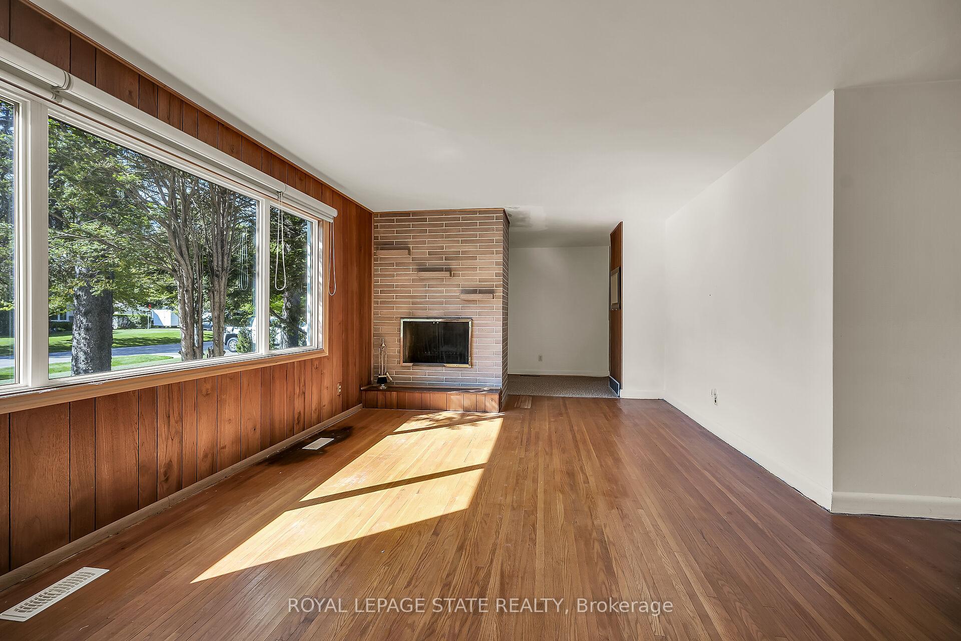 Photo 10 of 559 Westview Avenue, Hamilton, Ancaster — HOMEH