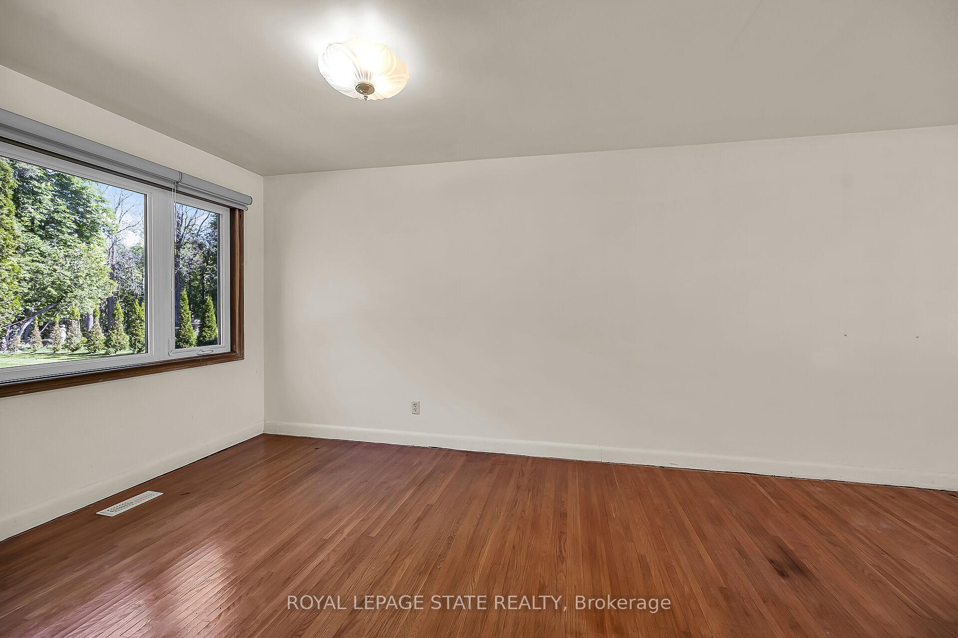 Photo 6 of 559 Westview Avenue, Hamilton, Ancaster — HOMEH