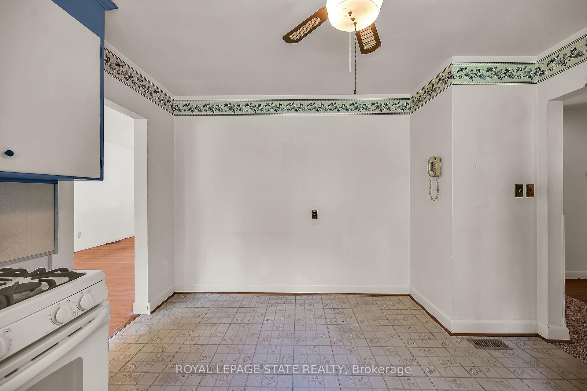 Photo 15 of 559 Westview Avenue, Hamilton, Ancaster — HOMEH