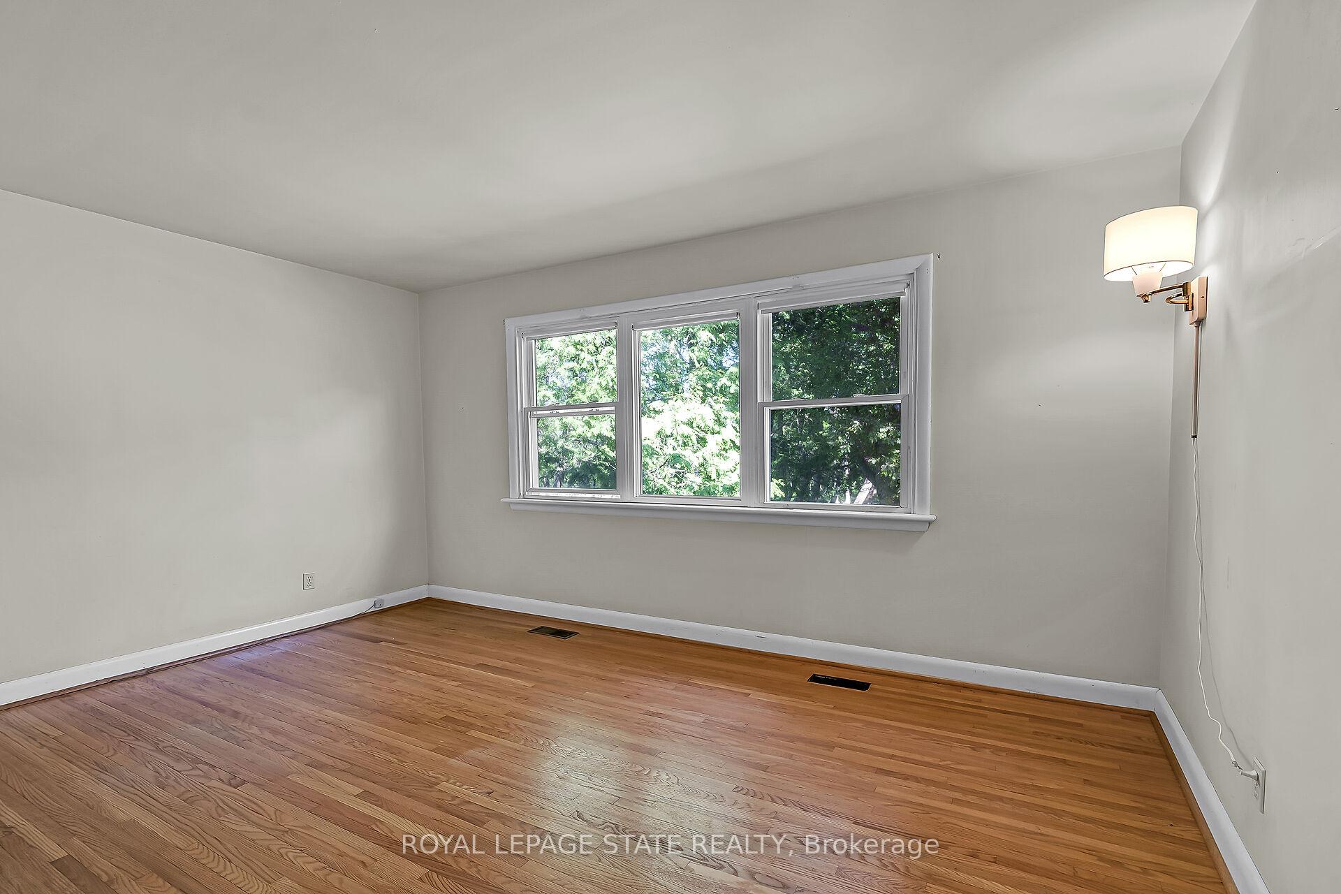 Photo 46 of 559 Westview Avenue, Hamilton, Ancaster — HOMEH