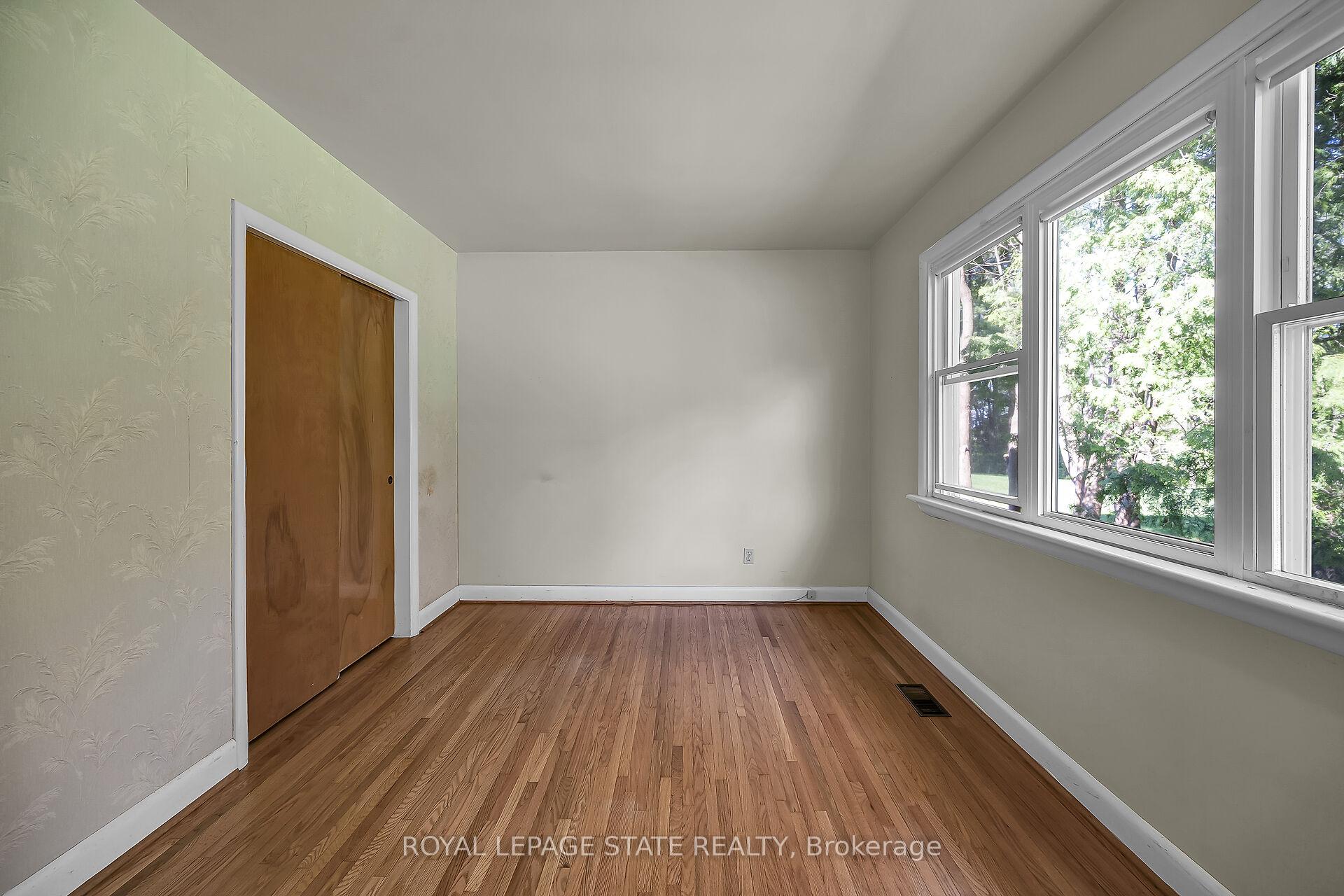 Photo 7 of 559 Westview Avenue, Hamilton, Ancaster — HOMEH