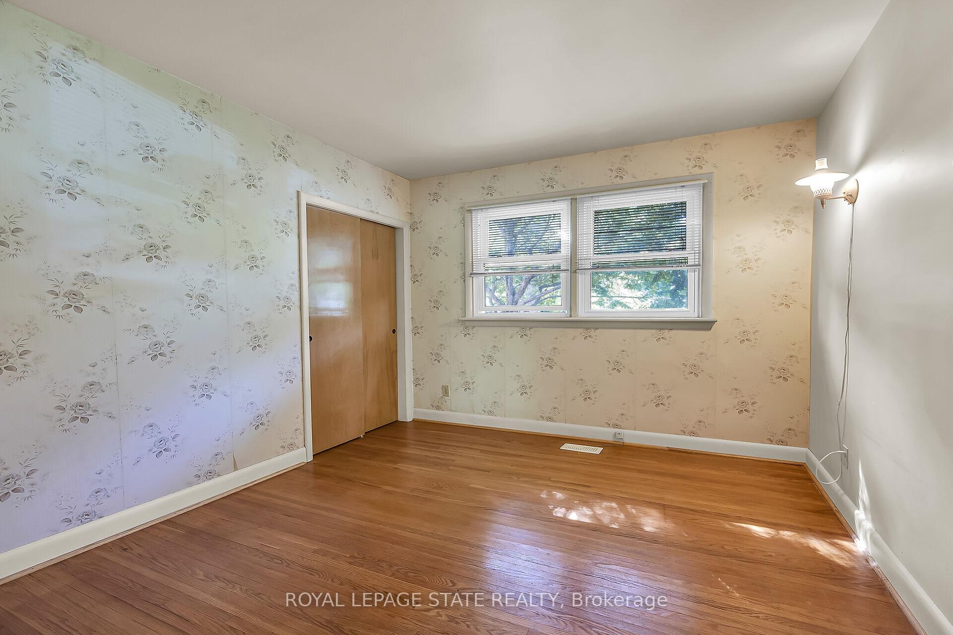 Photo 23 of 559 Westview Avenue, Hamilton, Ancaster — HOMEH
