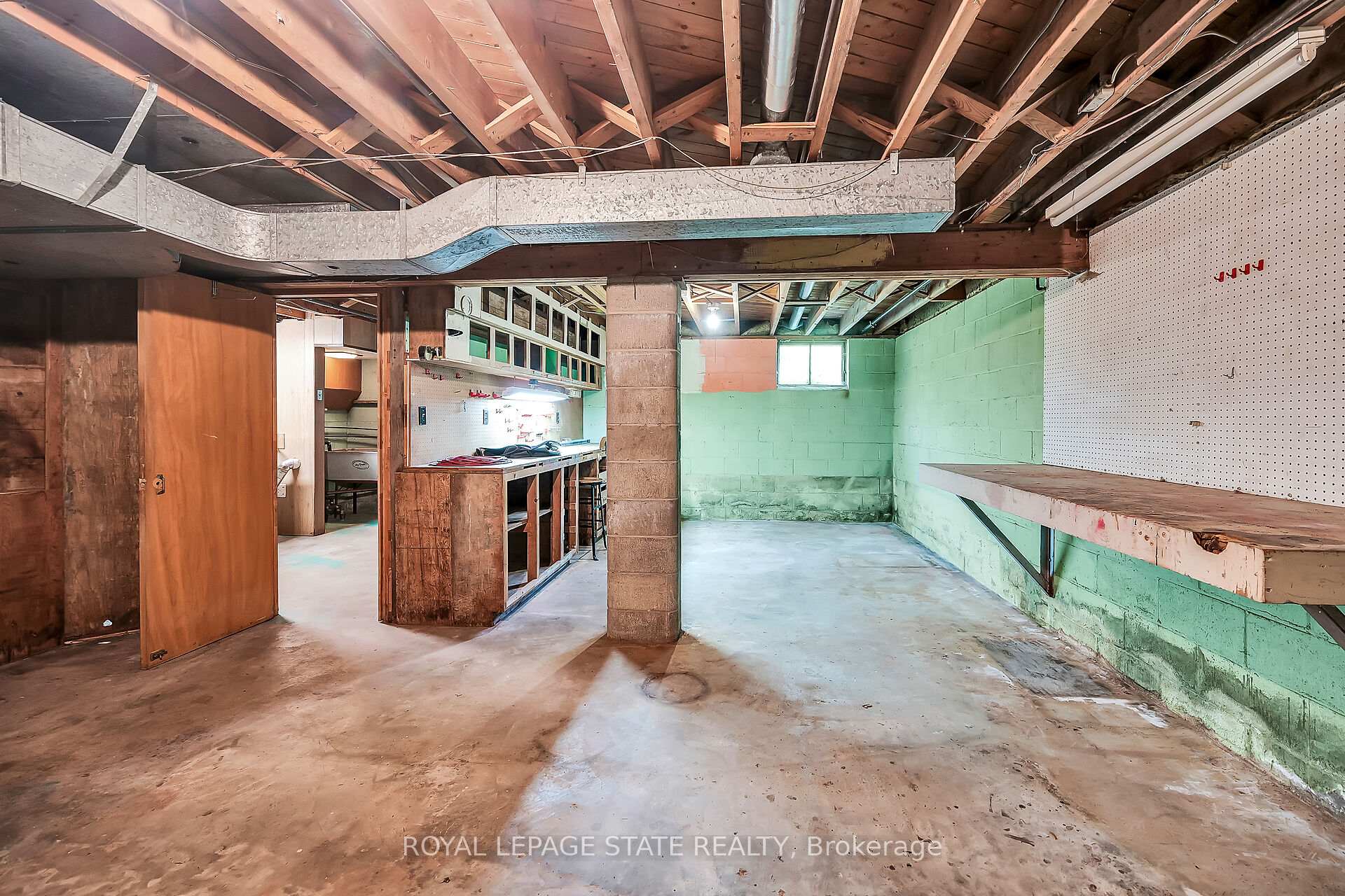 Photo 32 of 559 Westview Avenue, Hamilton, Ancaster — HOMEH