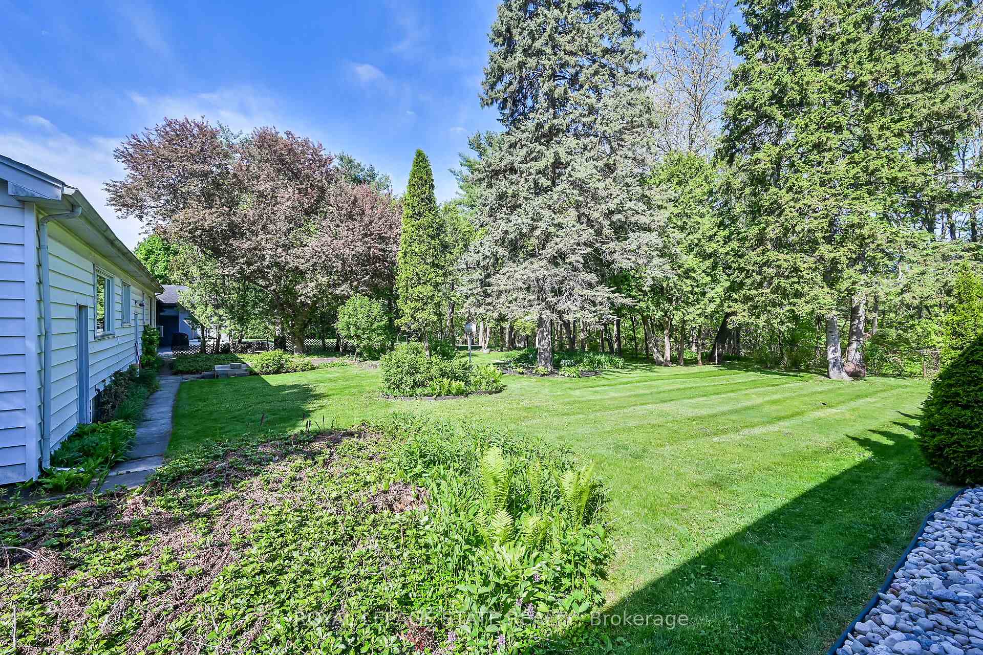 Photo 38 of 559 Westview Avenue, Hamilton, Ancaster — HOMEH