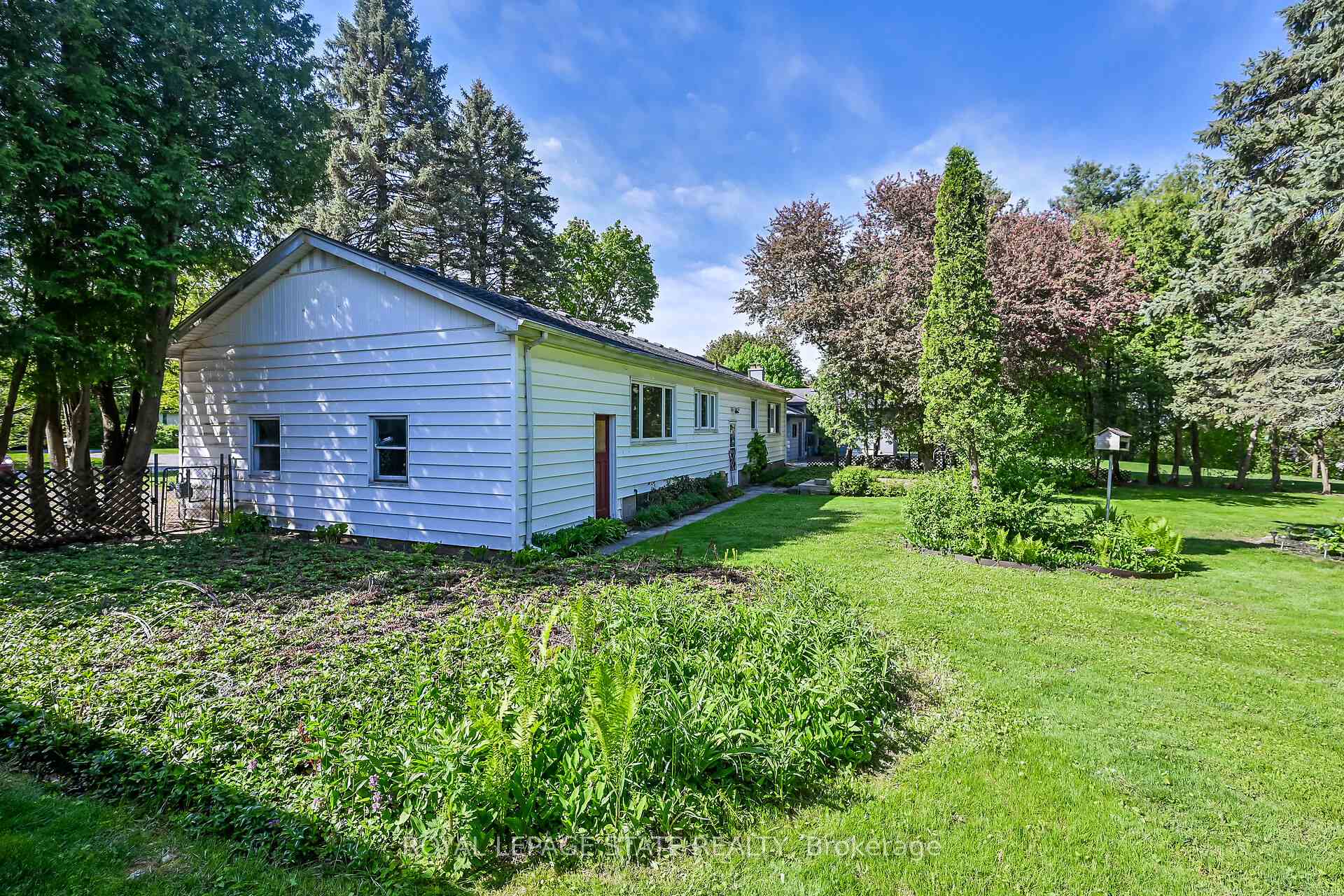 Photo 47 of 559 Westview Avenue, Hamilton, Ancaster — HOMEH