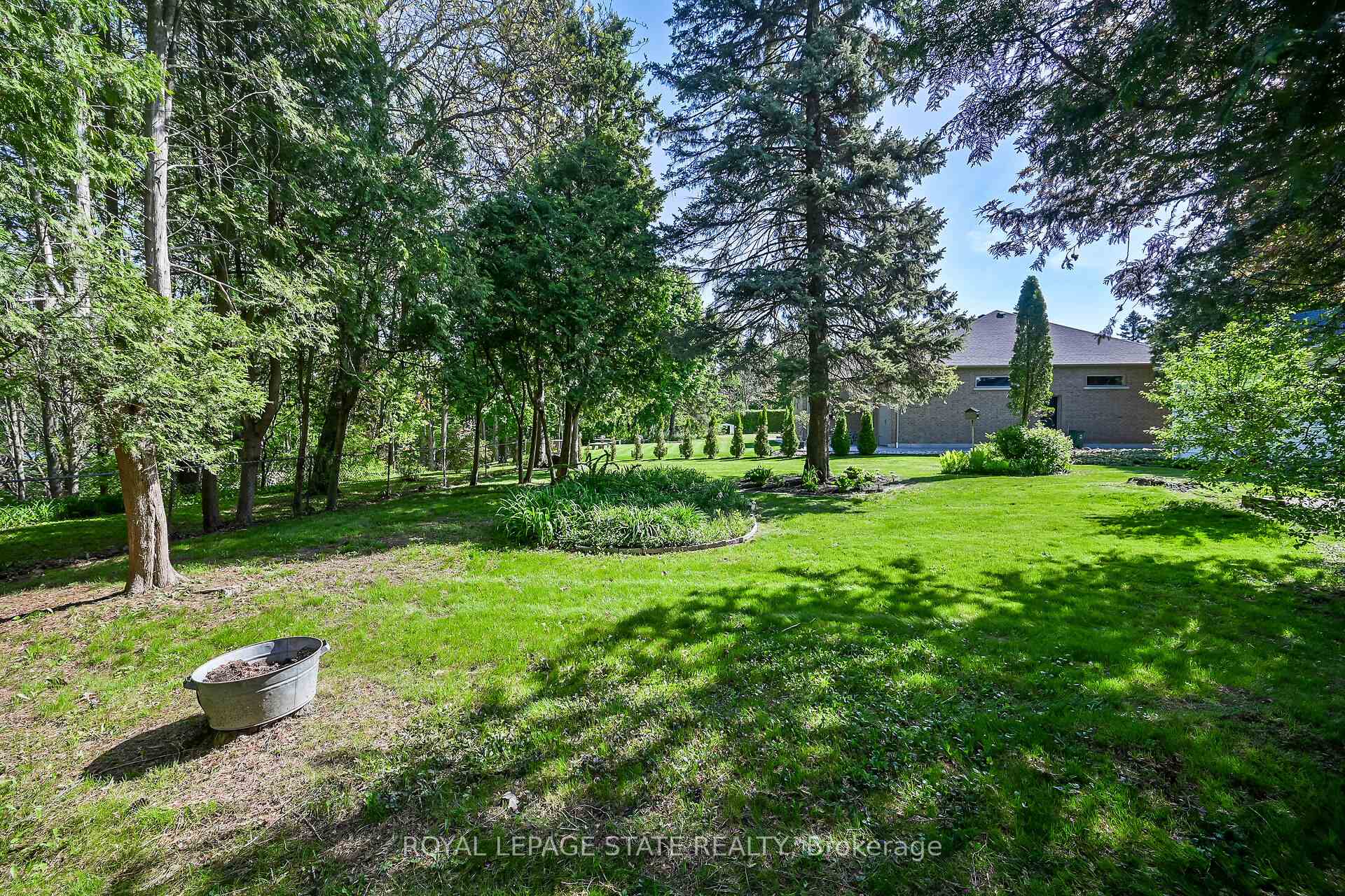 Photo 27 of 559 Westview Avenue, Hamilton, Ancaster — HOMEH