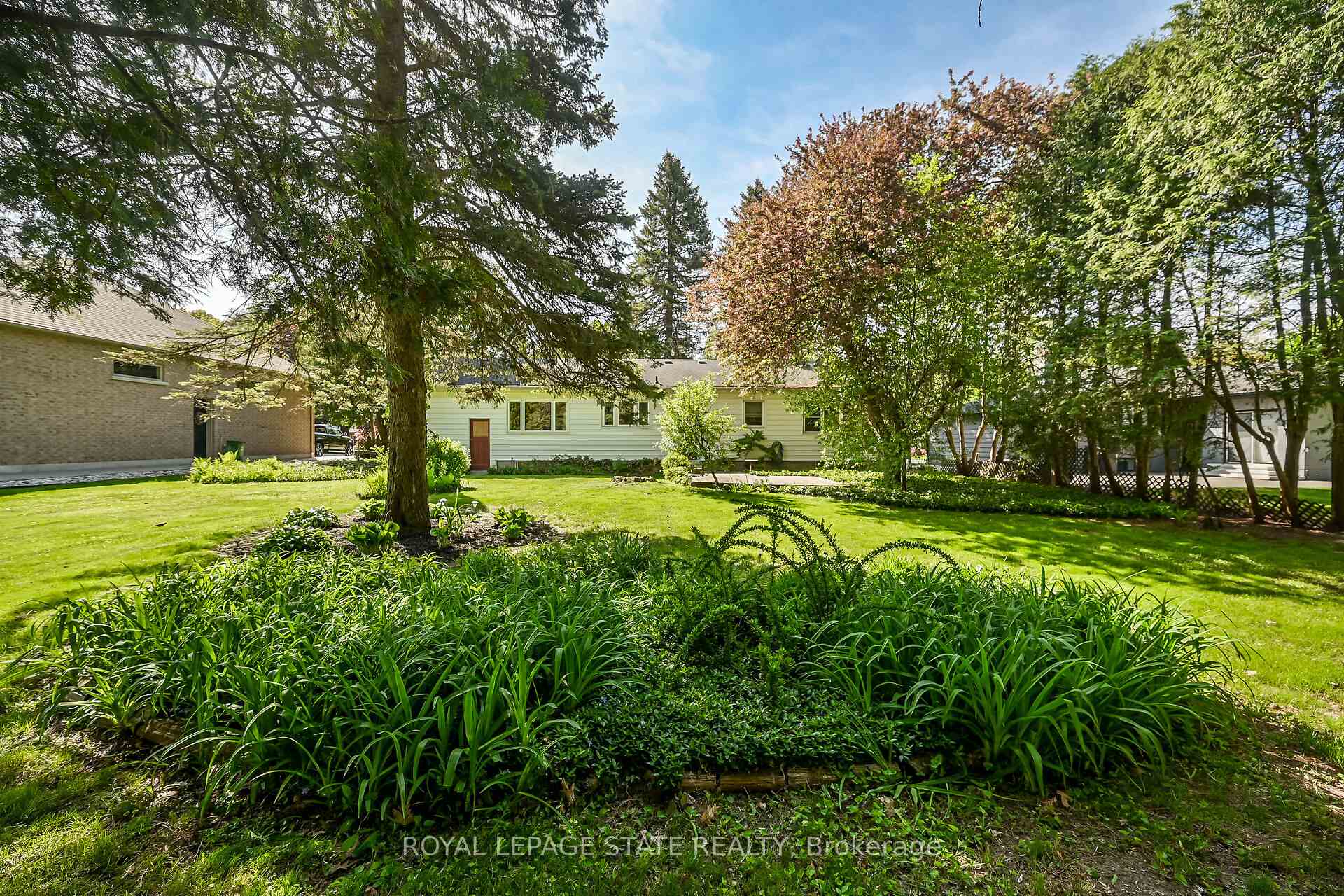Photo 37 of 559 Westview Avenue, Hamilton, Ancaster — HOMEH