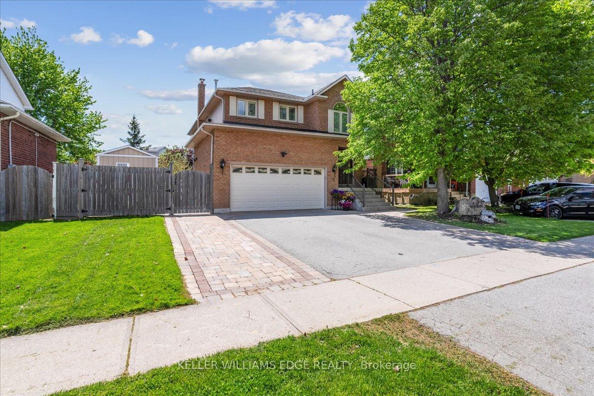 Photo 2 of 23 Duncan Avenue, Hamilton, Waterdown — HOMEH