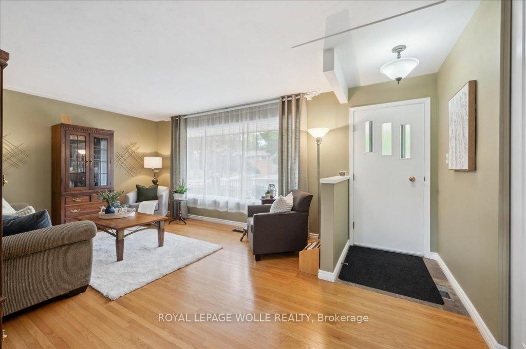 Photo 3 of 79 Rennie Drive, Kitchener — HOMEH