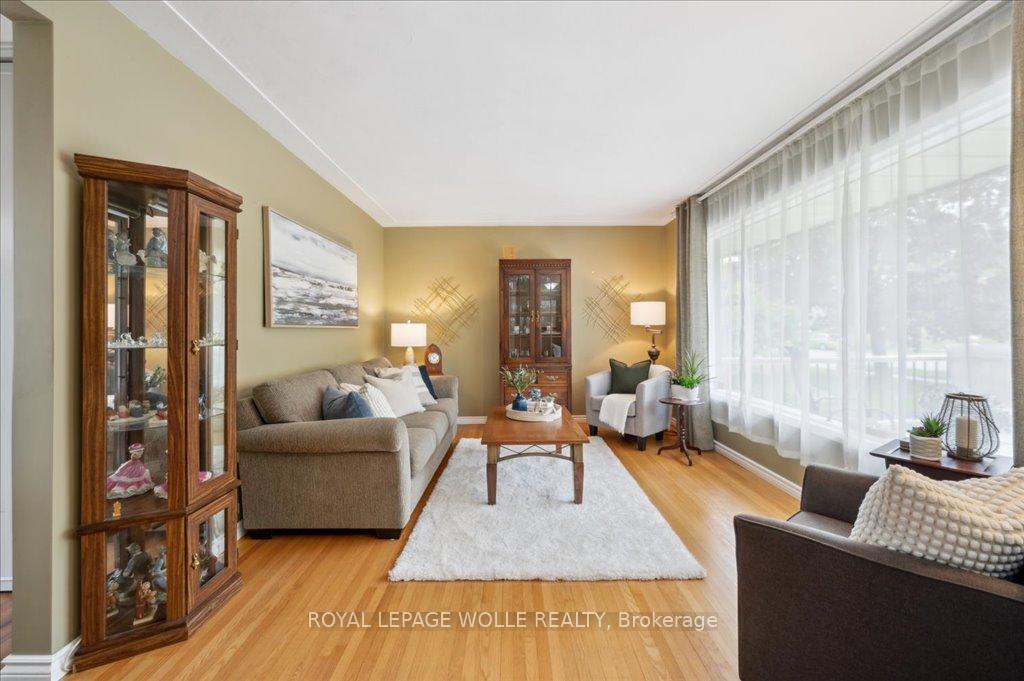 Photo 2 of 79 Rennie Drive, Kitchener — HOMEH