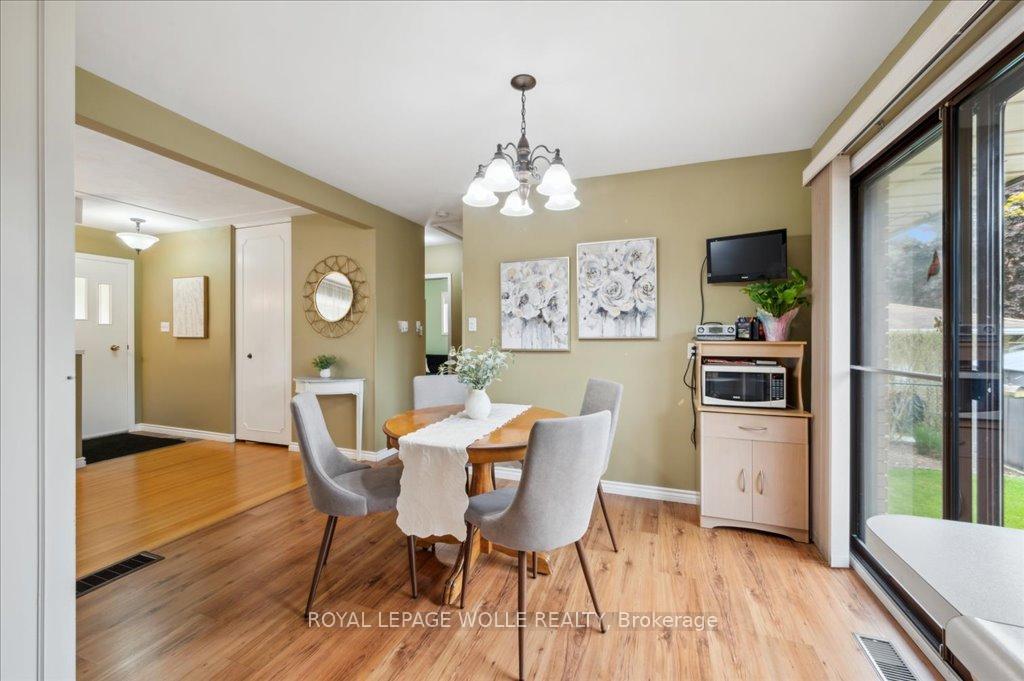 Photo 11 of 79 Rennie Drive, Kitchener — HOMEH