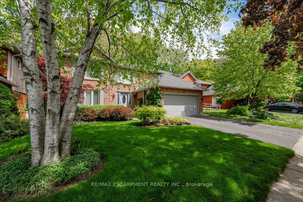 Photo 2 of 31 Forestview Drive, Hamilton, Cootes Paradise — HOMEH