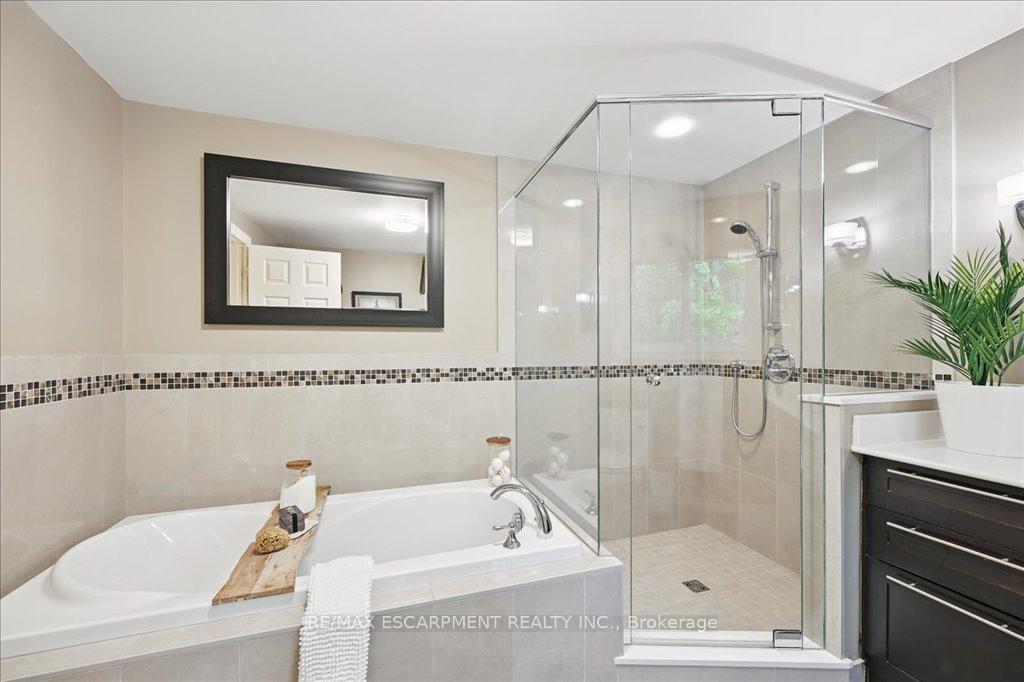 Photo 21 of 31 Forestview Drive, Hamilton, Cootes Paradise — HOMEH