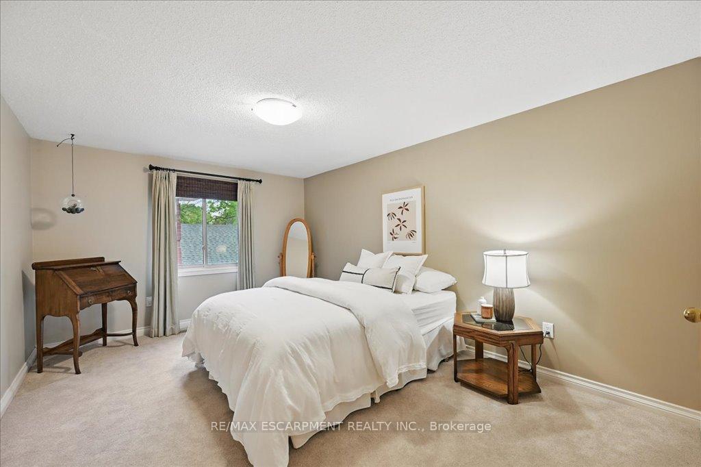 Photo 14 of 31 Forestview Drive, Hamilton, Cootes Paradise — HOMEH