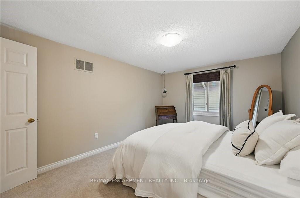 Photo 24 of 31 Forestview Drive, Hamilton, Cootes Paradise — HOMEH