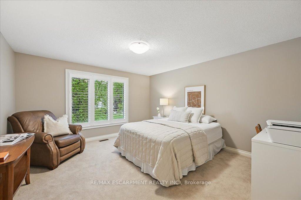 Photo 23 of 31 Forestview Drive, Hamilton, Cootes Paradise — HOMEH