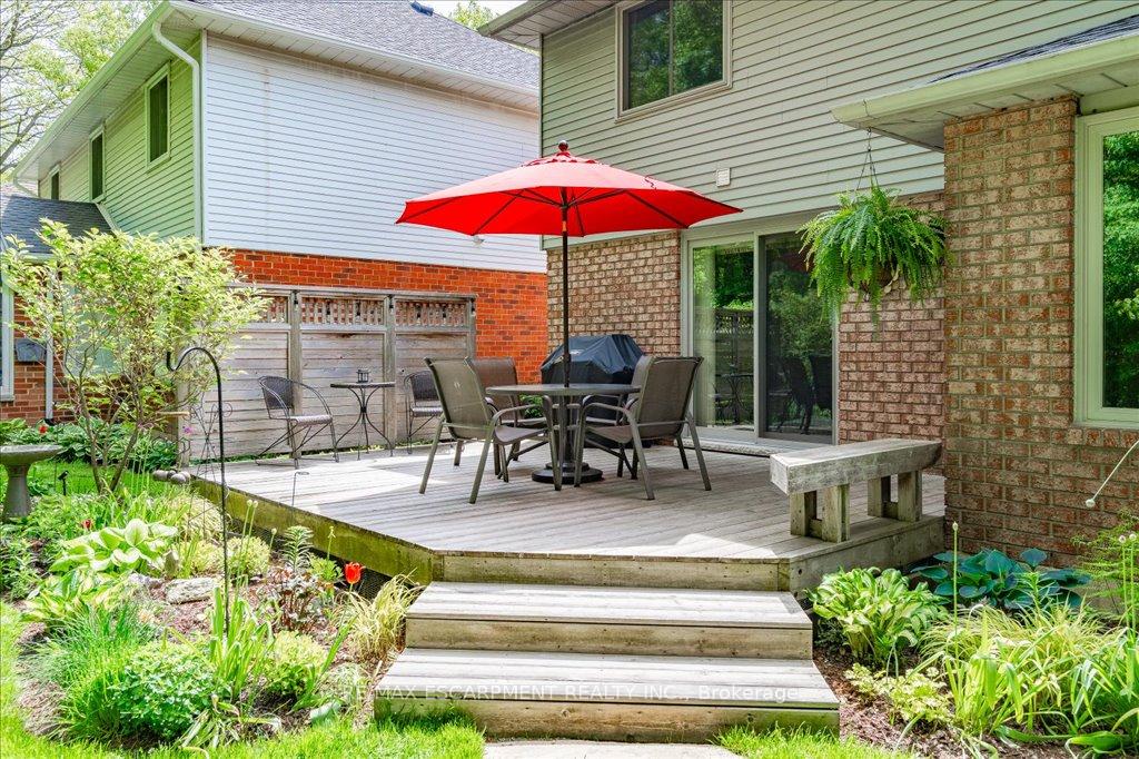 Photo 38 of 31 Forestview Drive, Hamilton, Cootes Paradise — HOMEH