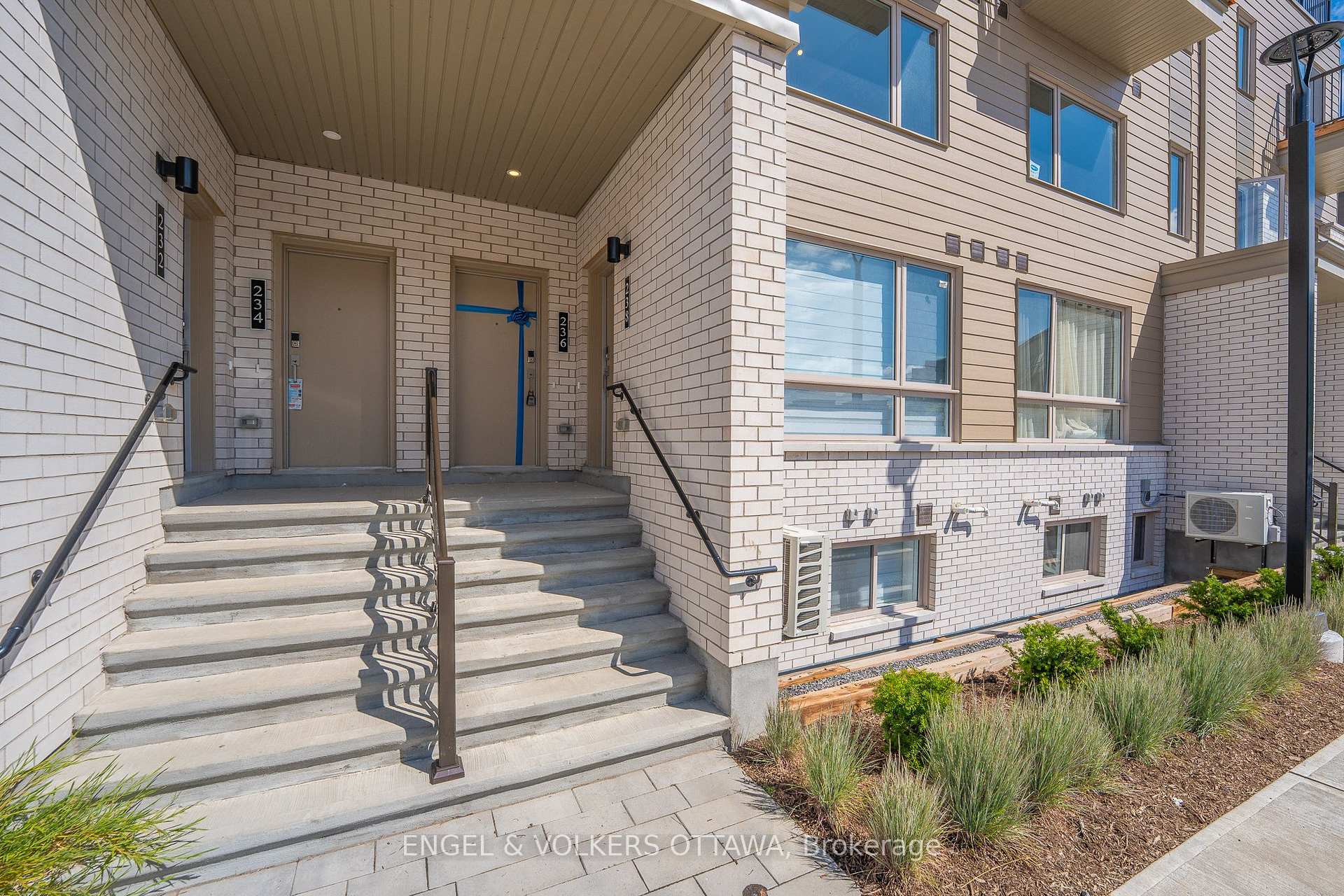 Photo 16 of 236 Mishi Private, Ottawa, CFB Rockcliffe and Area — HOMEH