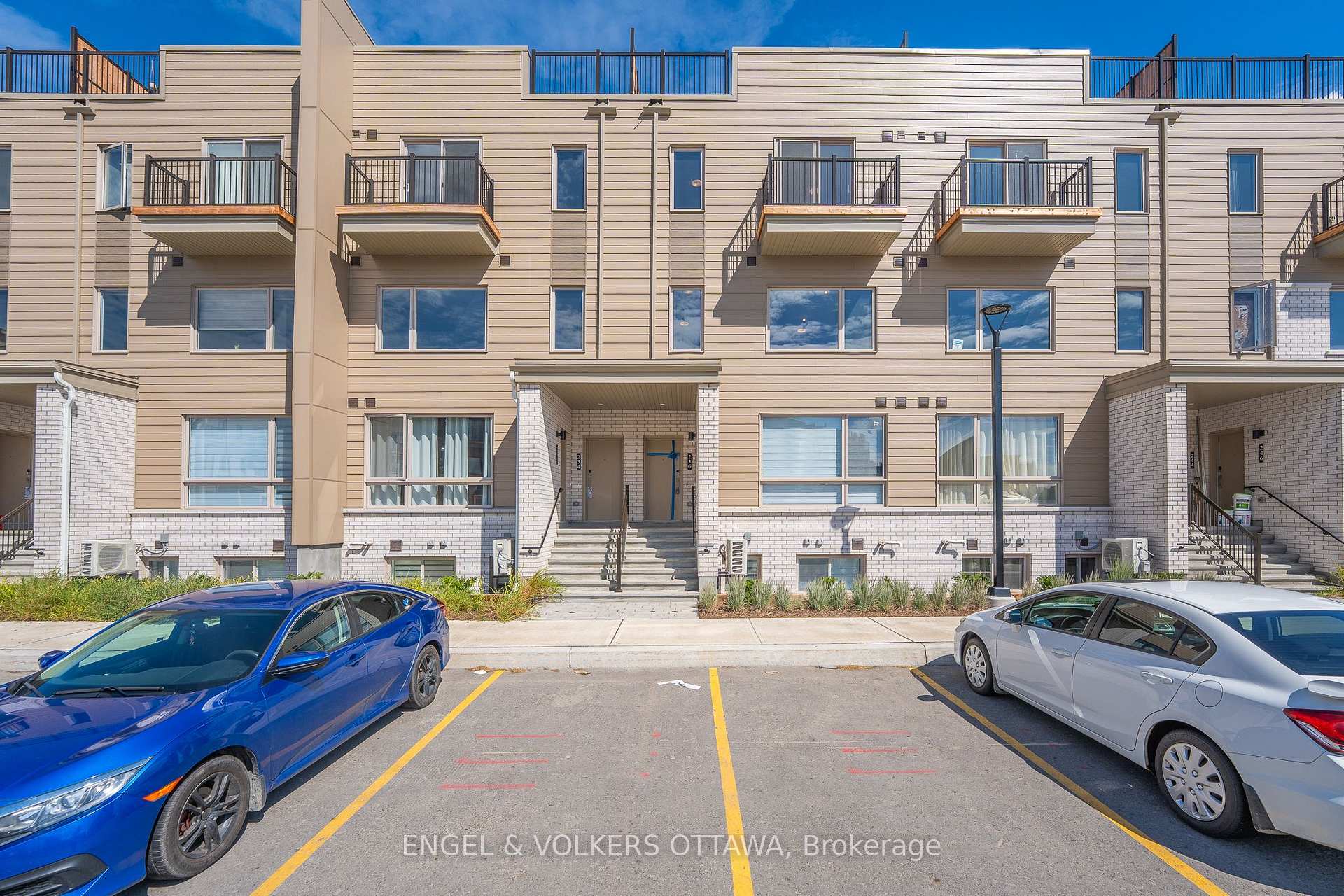 Photo 13 of 236 Mishi Private, Ottawa, CFB Rockcliffe and Area — HOMEH