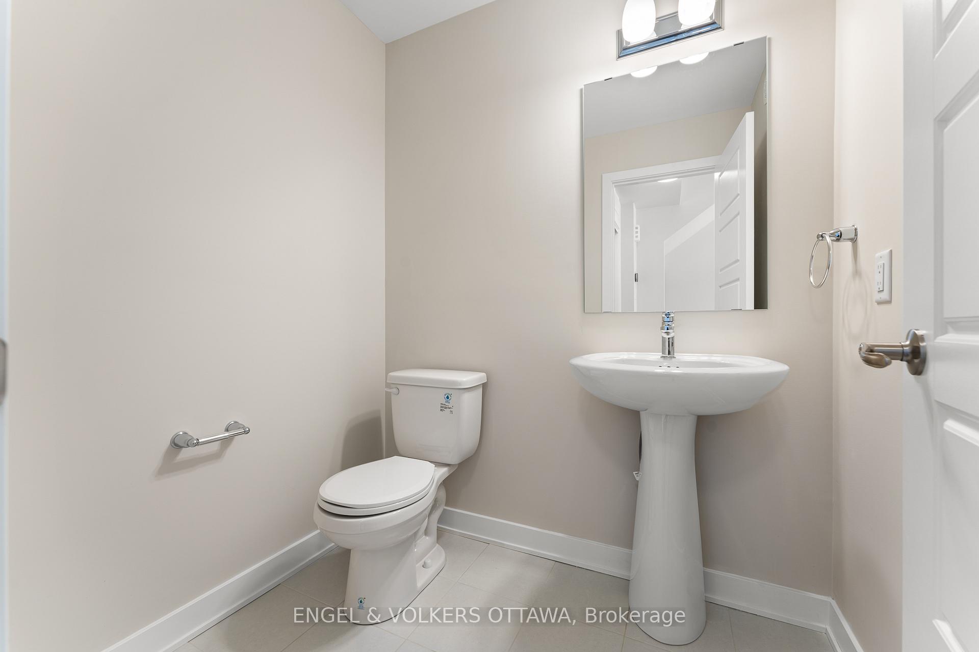 Photo 10 of 236 Mishi Private, Ottawa, CFB Rockcliffe and Area — HOMEH