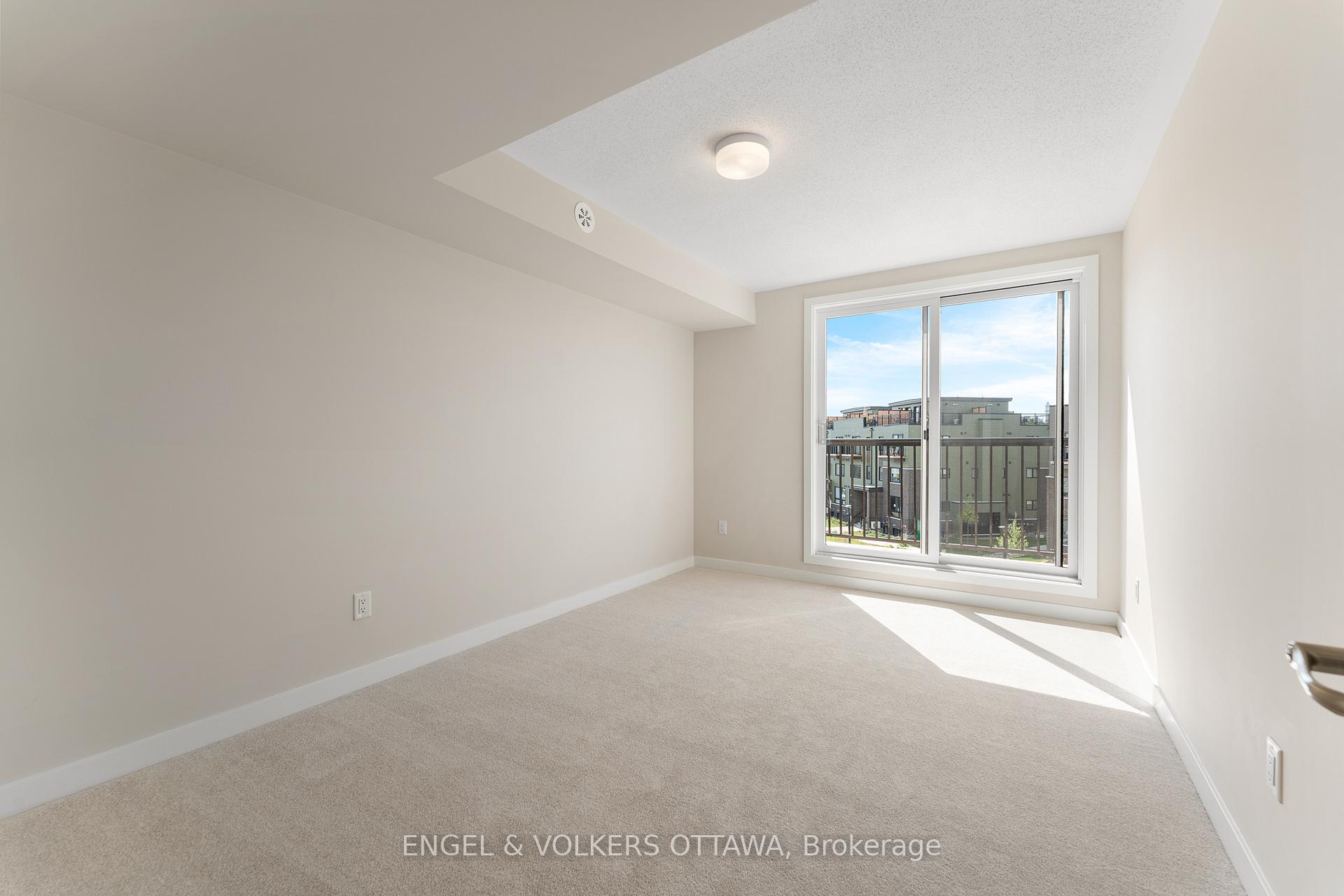 Photo 9 of 236 Mishi Private, Ottawa, CFB Rockcliffe and Area — HOMEH
