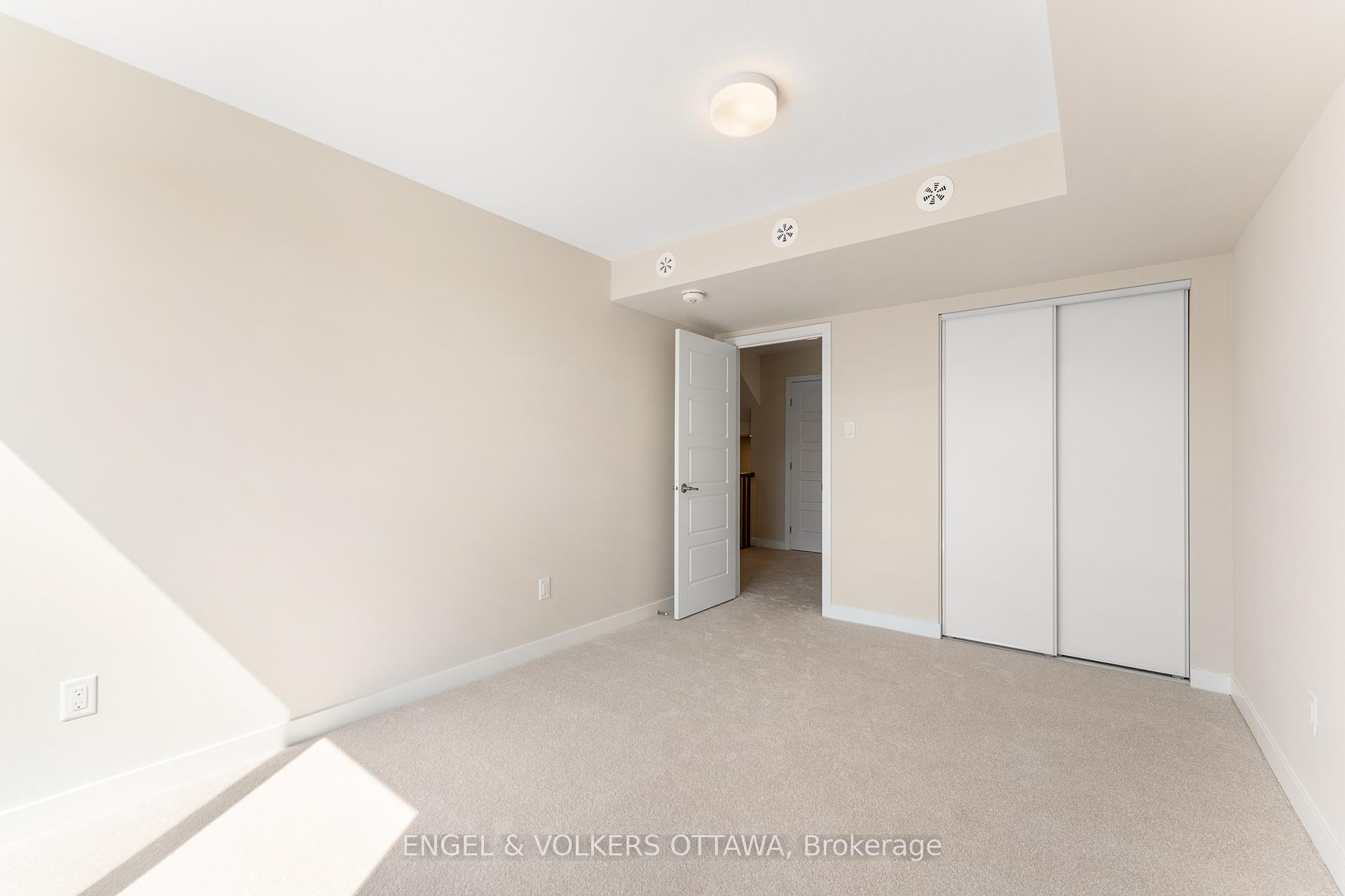 Photo 20 of 236 Mishi Private, Ottawa, CFB Rockcliffe and Area — HOMEH