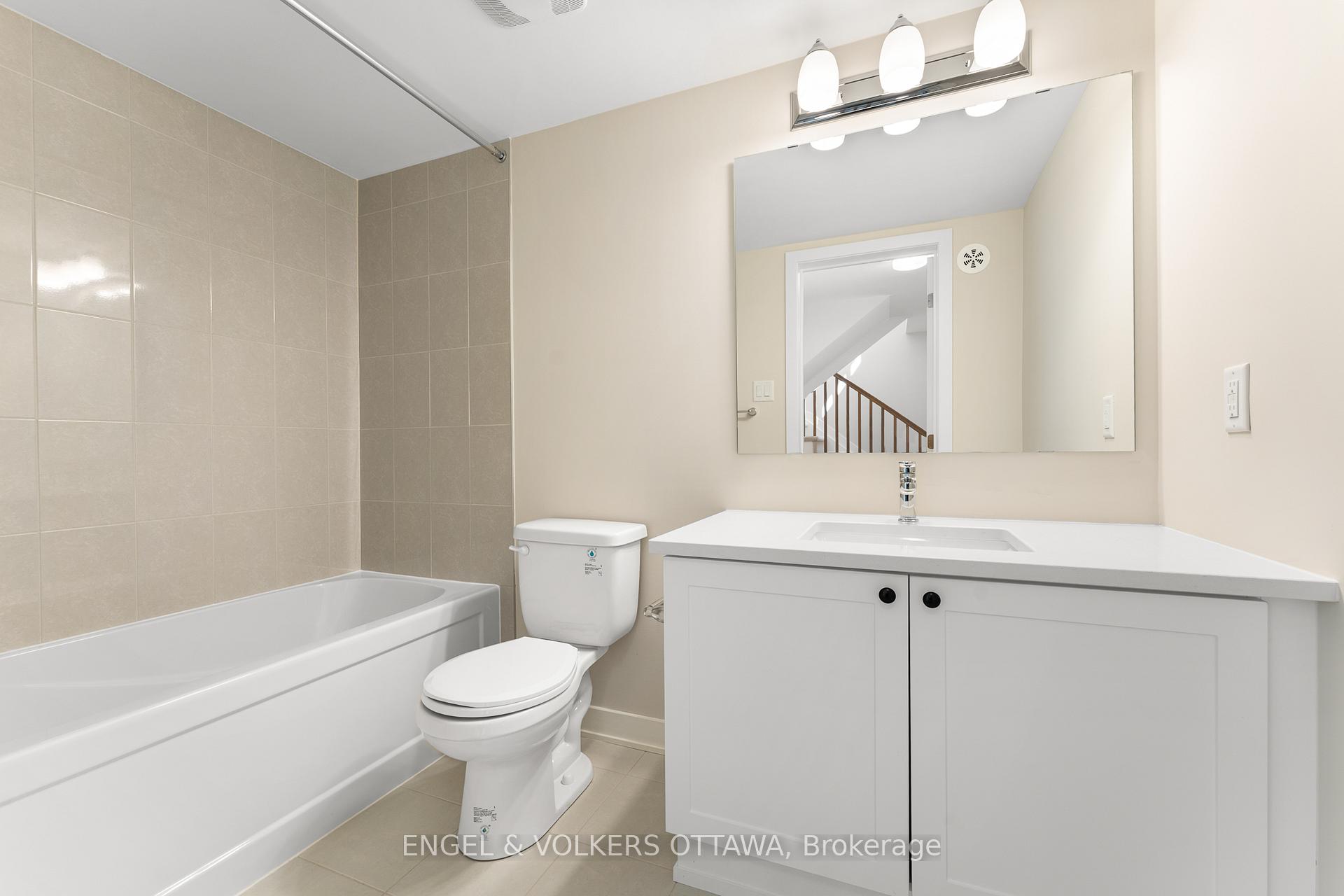 Photo 14 of 236 Mishi Private, Ottawa, CFB Rockcliffe and Area — HOMEH