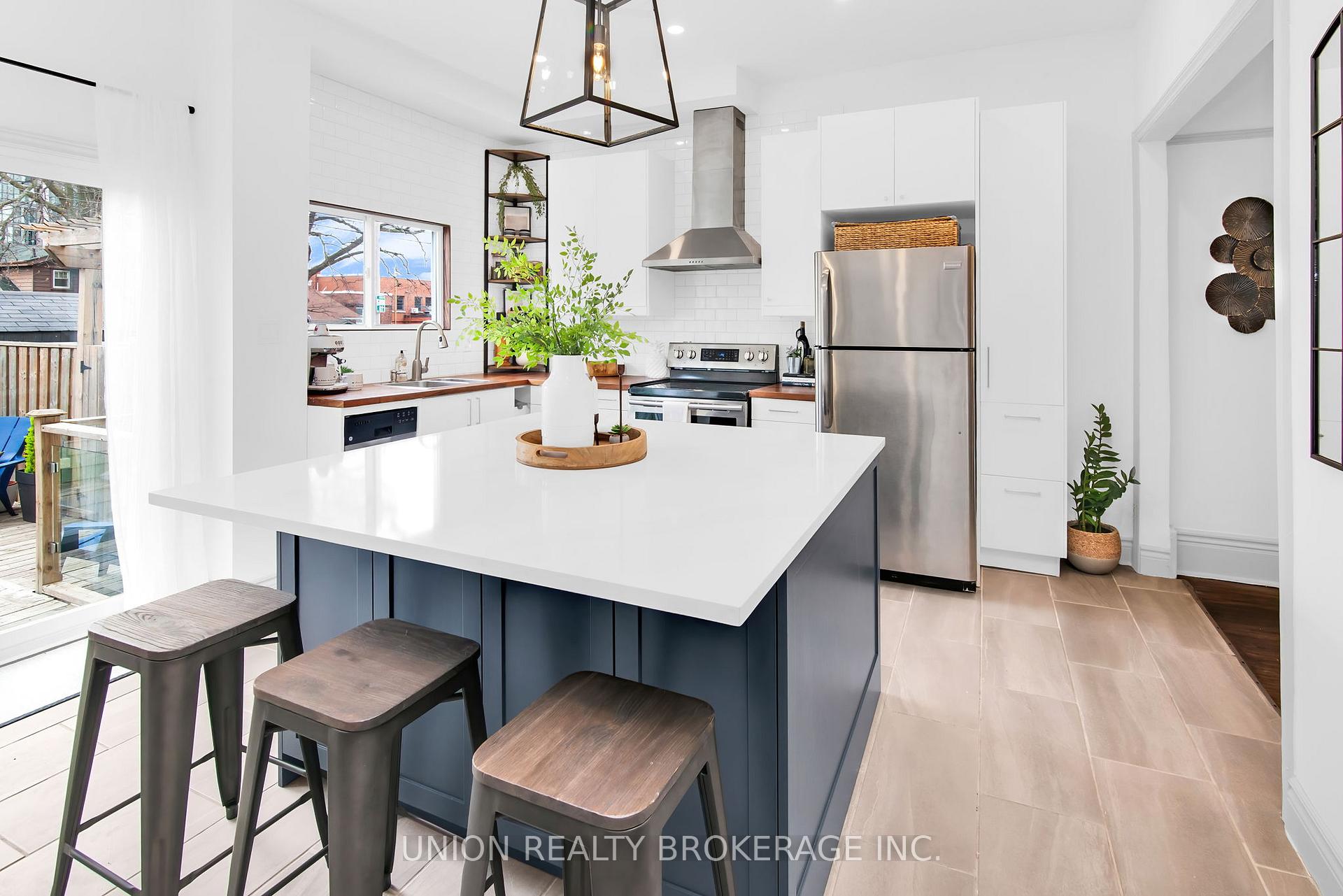 Photo 20 of 64 Amroth Avenue, Toronto, East End-Danforth — HOMEH