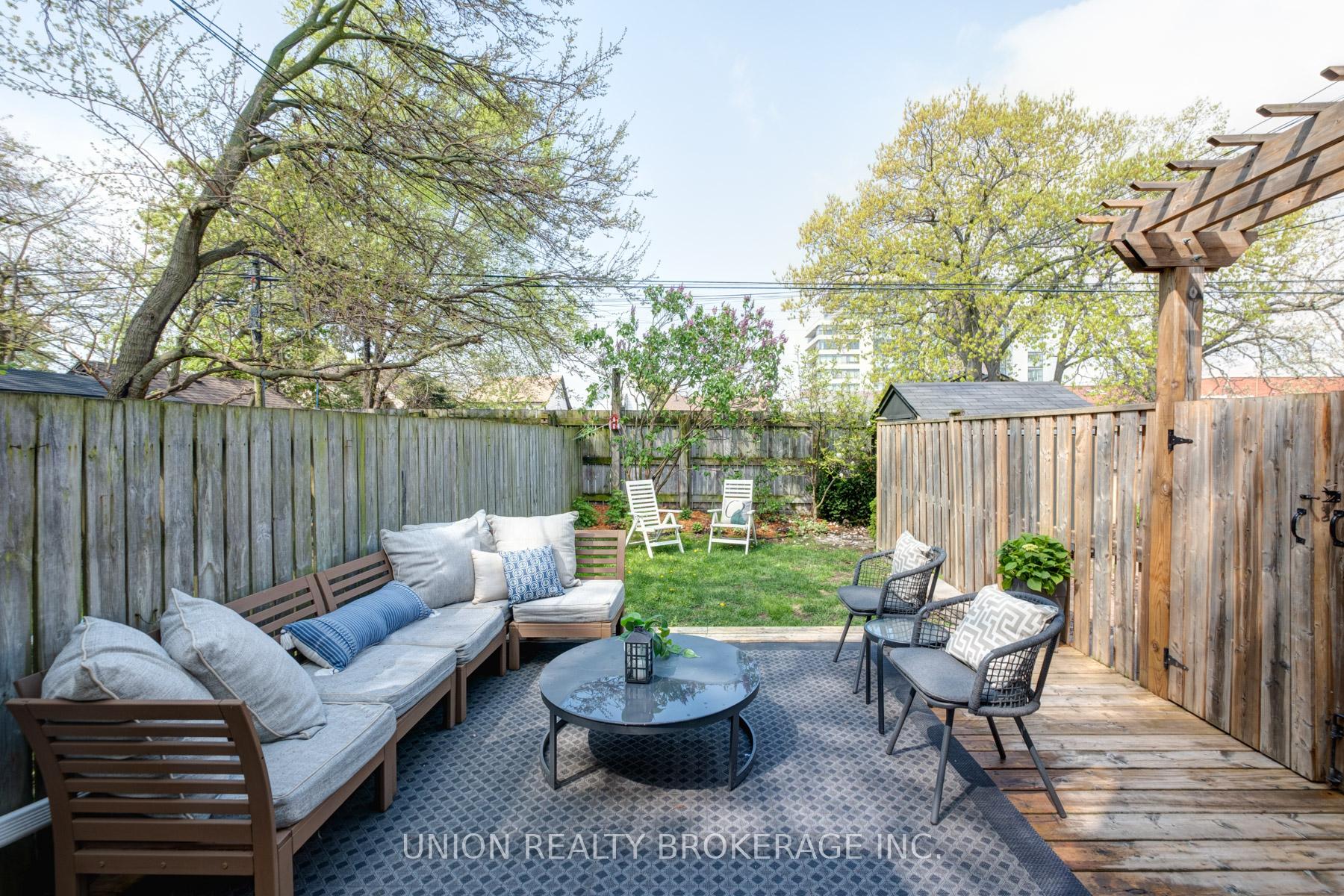 Photo 19 of 64 Amroth Avenue, Toronto, East End-Danforth — HOMEH
