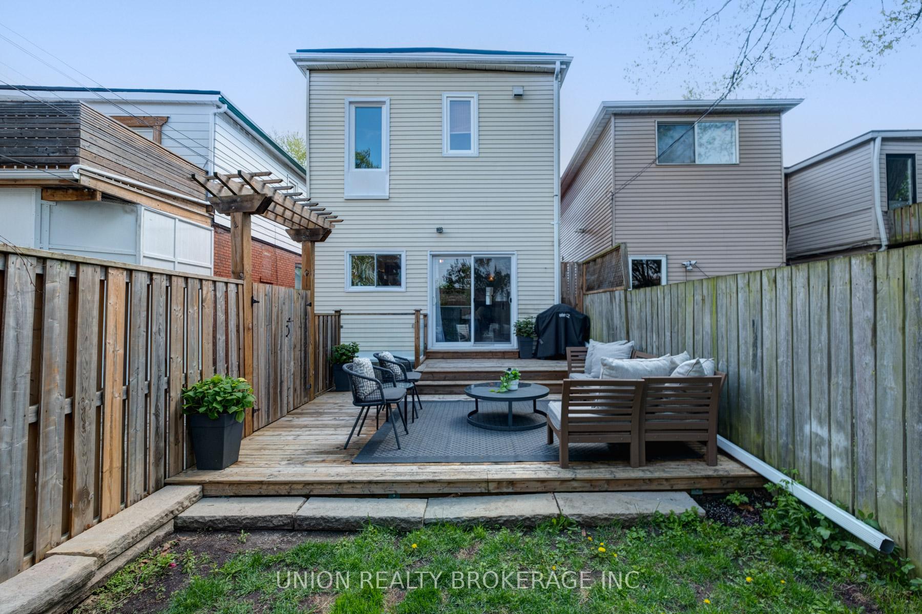 Photo 24 of 64 Amroth Avenue, Toronto, East End-Danforth — HOMEH