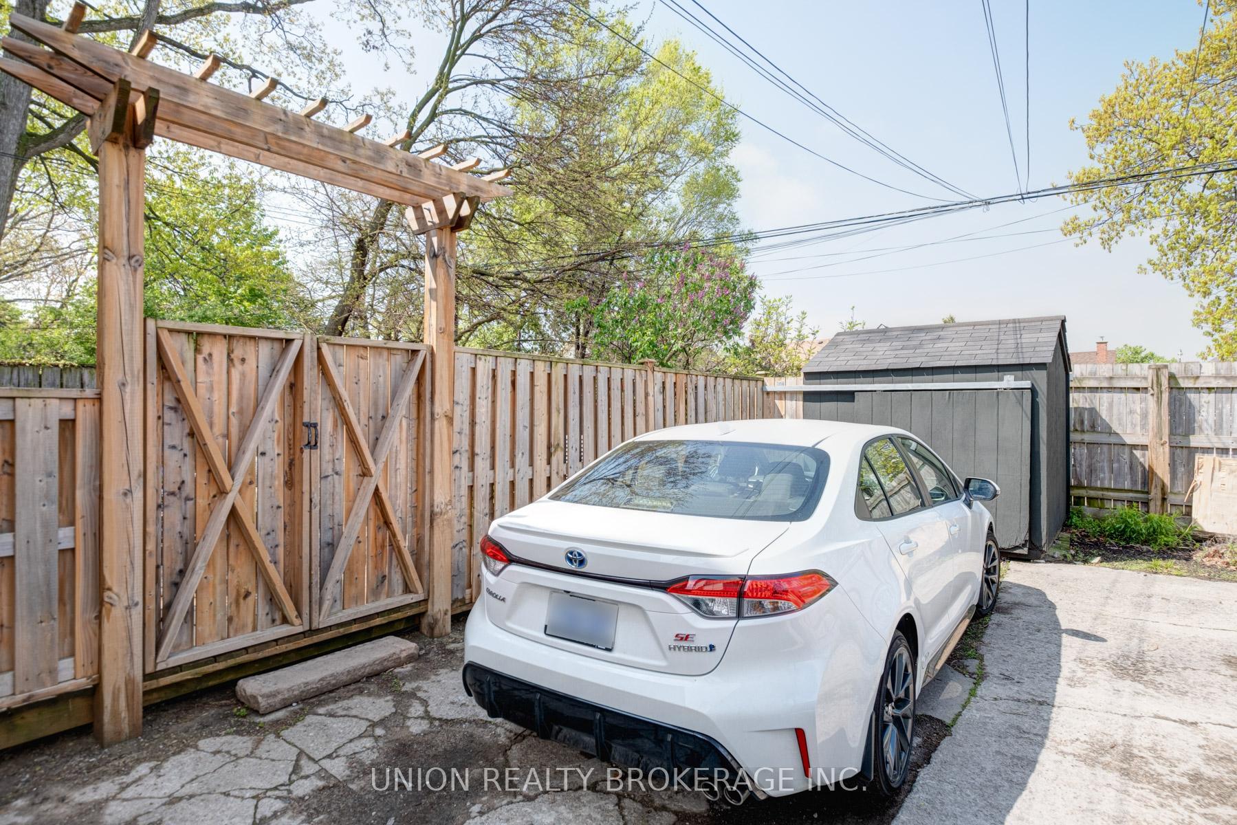 Photo 29 of 64 Amroth Avenue, Toronto, East End-Danforth — HOMEH