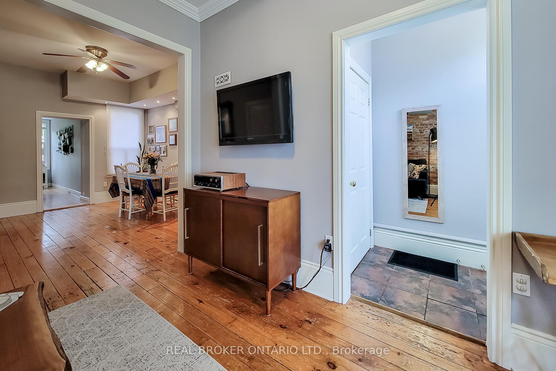 Photo 2 of 279 Mary Street, Hamilton, Beasley — HOMEH
