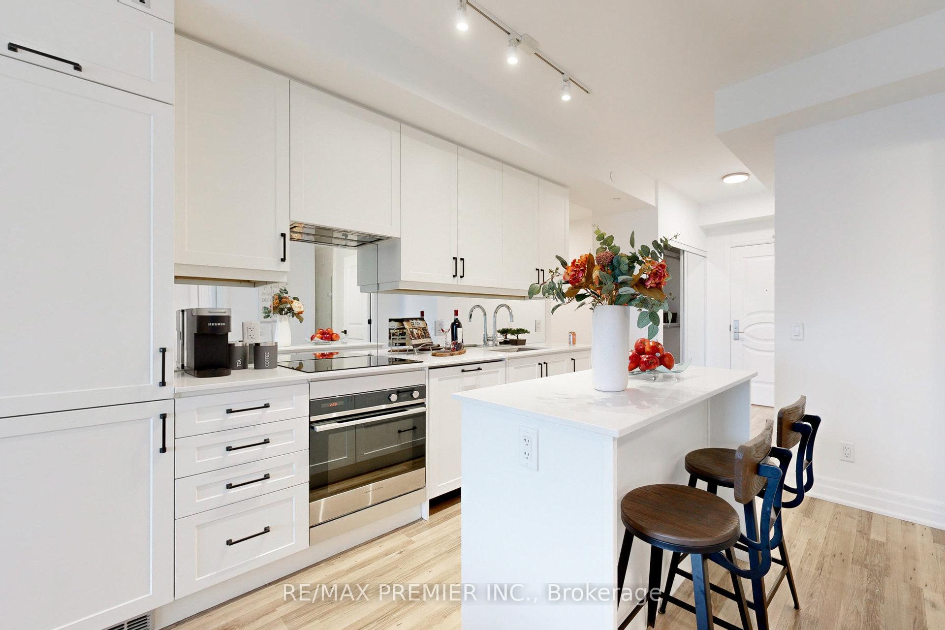 Photo 6 of Unit Suite 1907, 9085 Jane Street, Vaughan, Concord — HOMEH