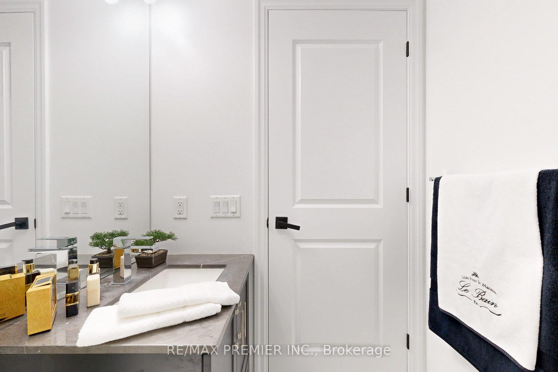 Photo 40 of Unit Suite 1907, 9085 Jane Street, Vaughan, Concord — HOMEH