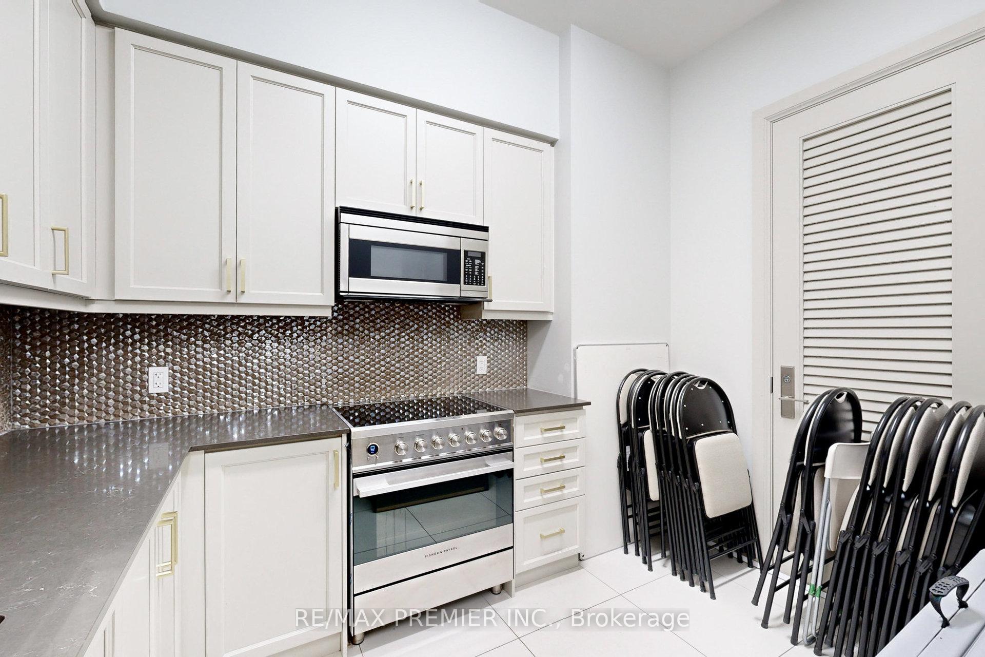 Photo 36 of Unit Suite 1907, 9085 Jane Street, Vaughan, Concord — HOMEH
