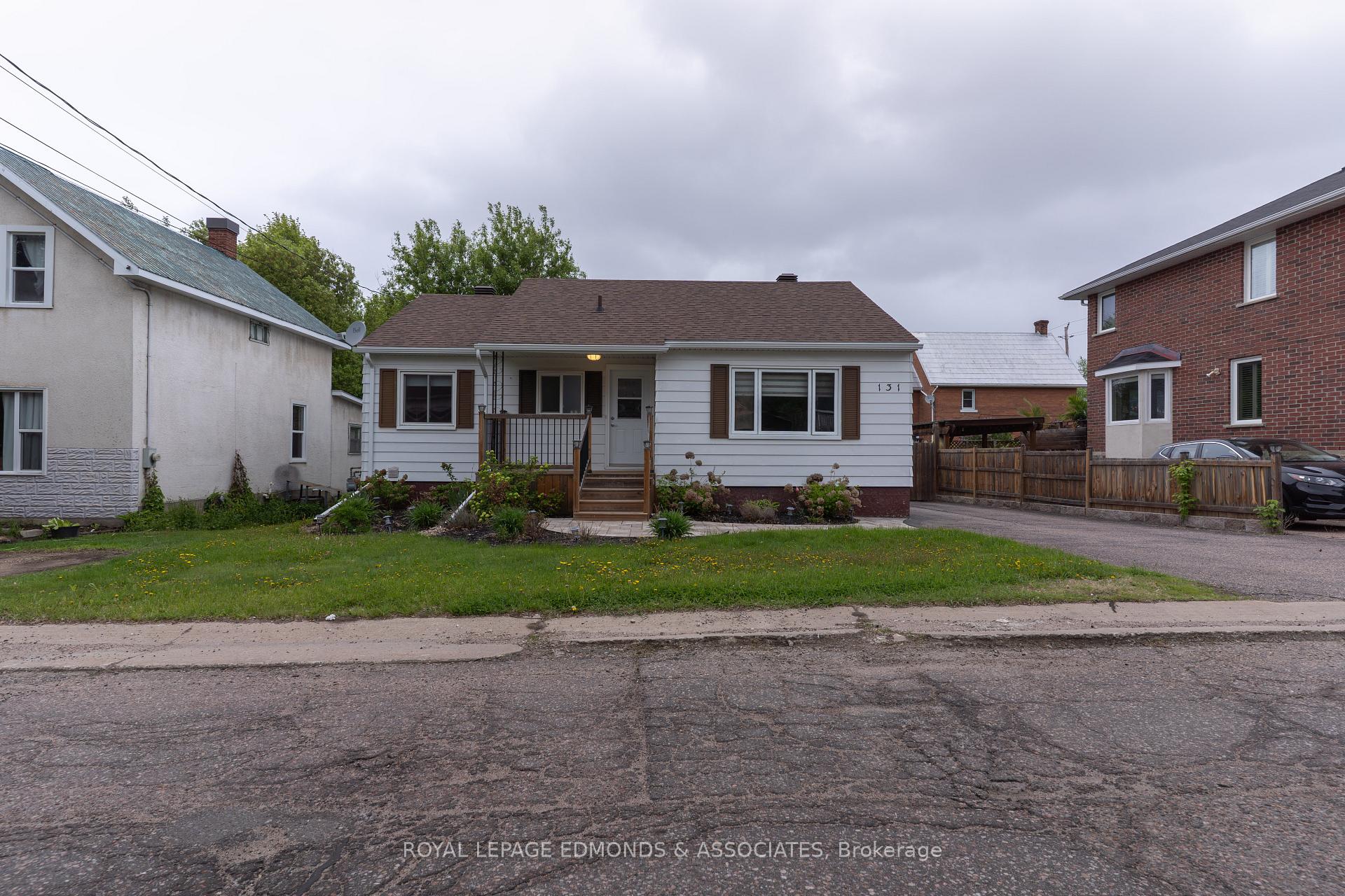 Photo 4 of 131 Irving Street, Pembroke — HOMEH