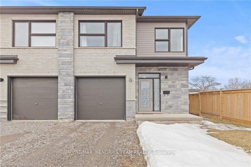 Photo 2 of 44 Woodburn Avenue, St. Catharines, Oakdale — HOMEH