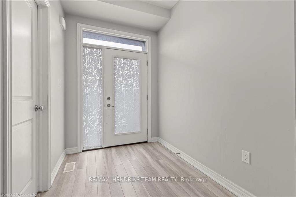 Photo 5 of 44 Woodburn Avenue, St. Catharines, Oakdale — HOMEH