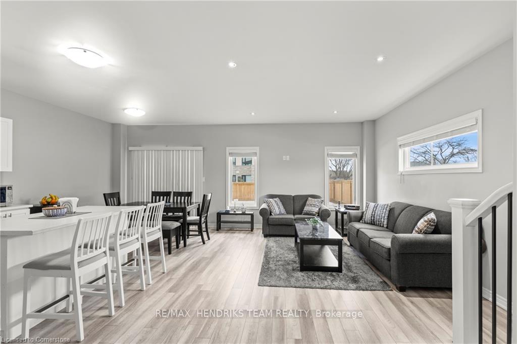 Photo 10 of 44 Woodburn Avenue, St. Catharines, Oakdale — HOMEH
