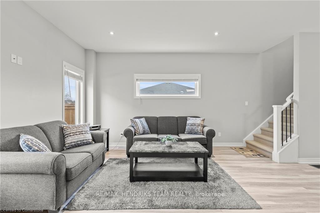 Photo 11 of 44 Woodburn Avenue, St. Catharines, Oakdale — HOMEH