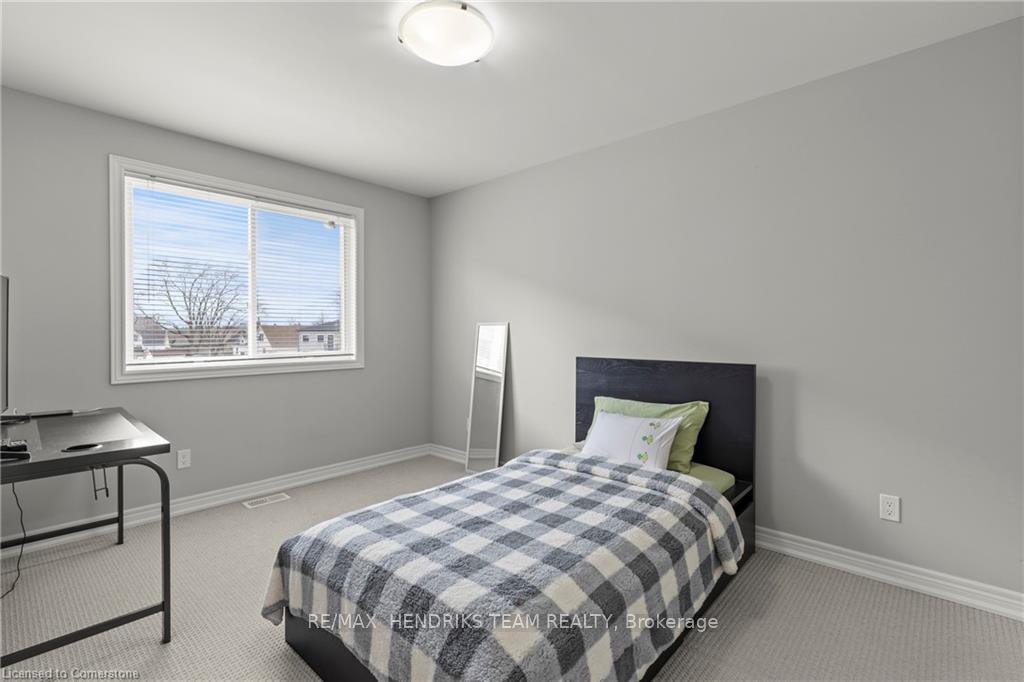 Photo 17 of 44 Woodburn Avenue, St. Catharines, Oakdale — HOMEH