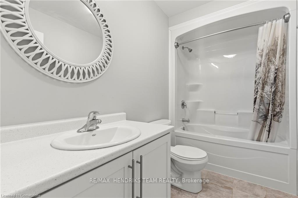 Photo 16 of 44 Woodburn Avenue, St. Catharines, Oakdale — HOMEH