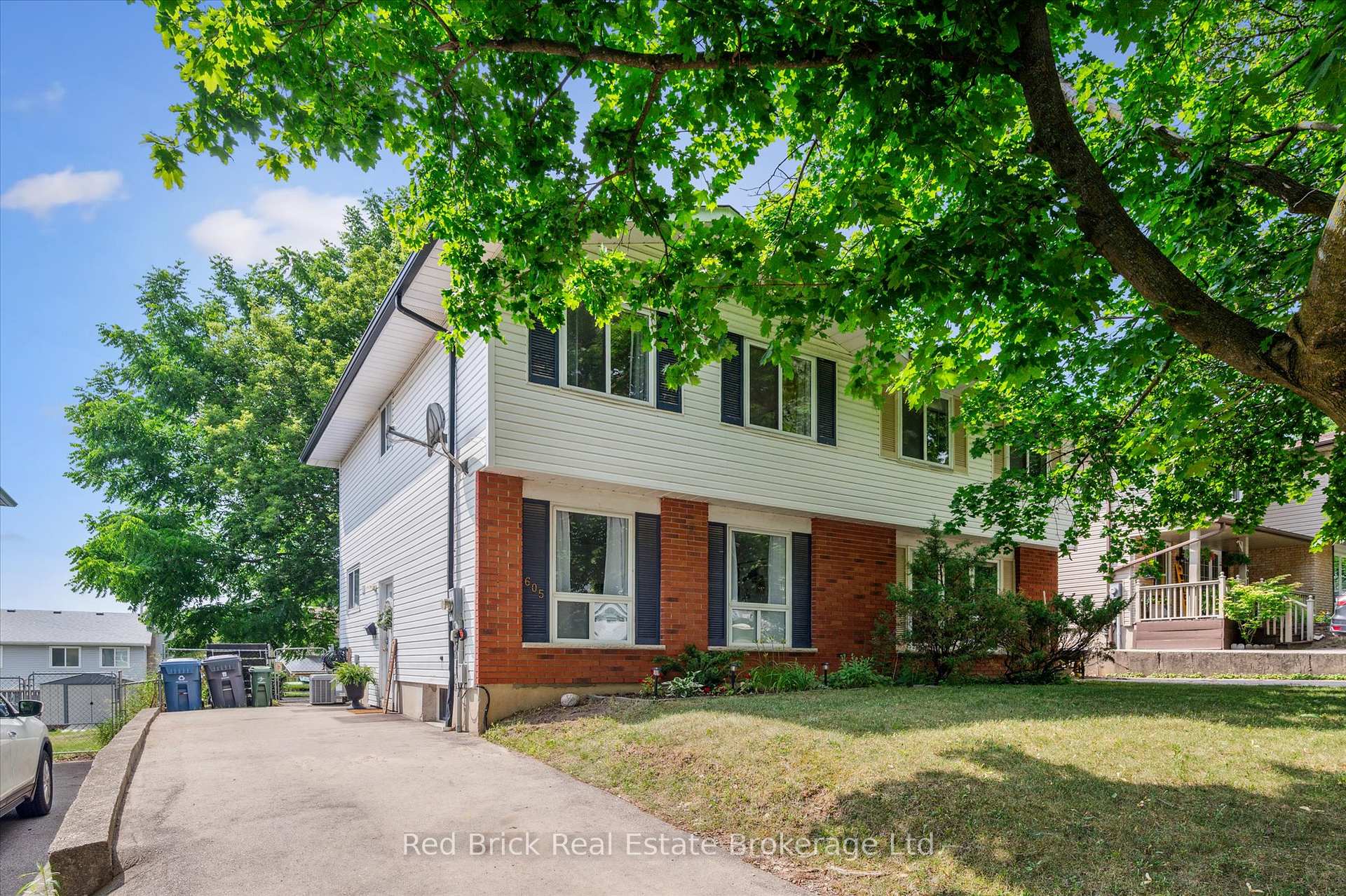 Photo 2 of 605 Willow Road, Guelph, Willow West/Sugarbush/West Acres — HOMEH