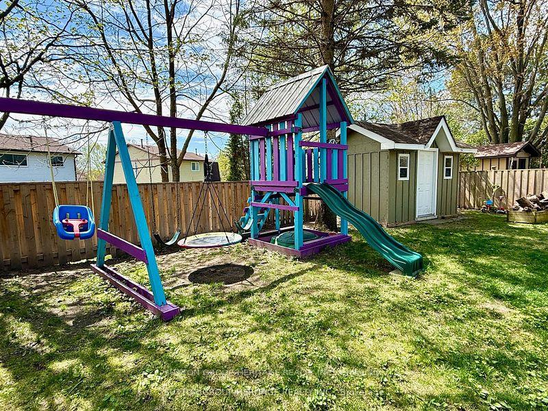 Photo 4 of 847 Gentry Crescent, Oshawa, Eastdale — HOMEH
