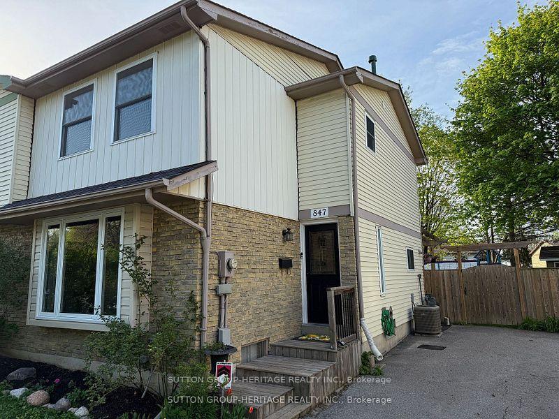 Photo 3 of 847 Gentry Crescent, Oshawa, Eastdale — HOMEH