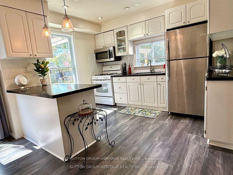 Photo 9 of 847 Gentry Crescent, Oshawa, Eastdale — HOMEH