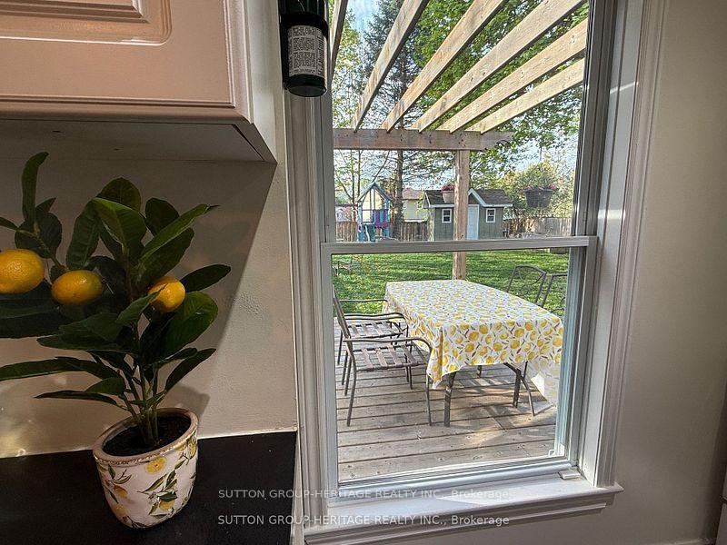Photo 12 of 847 Gentry Crescent, Oshawa, Eastdale — HOMEH
