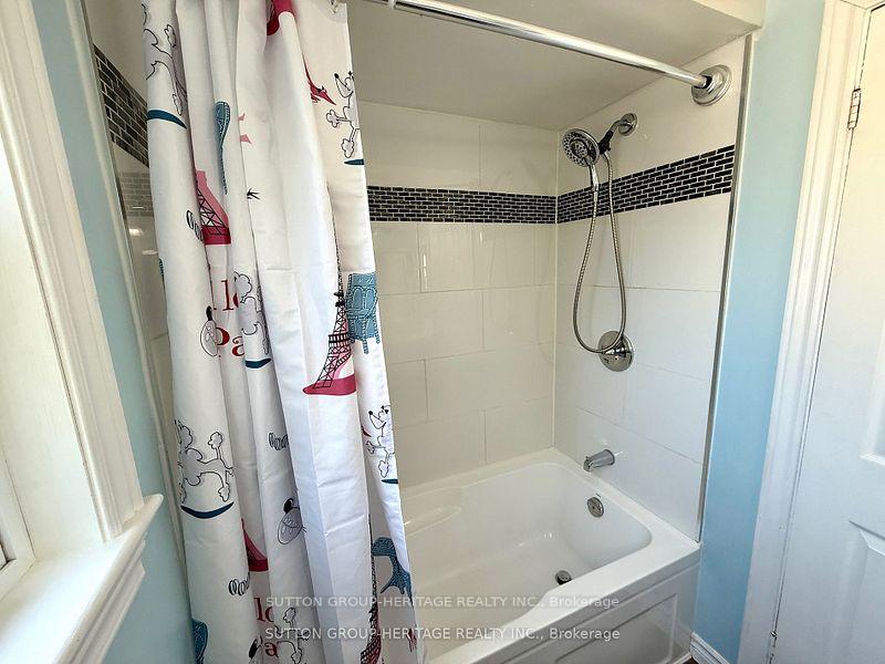 Photo 16 of 847 Gentry Crescent, Oshawa, Eastdale — HOMEH