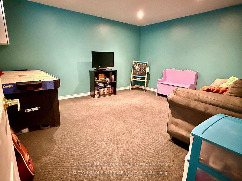 Photo 23 of 847 Gentry Crescent, Oshawa, Eastdale — HOMEH