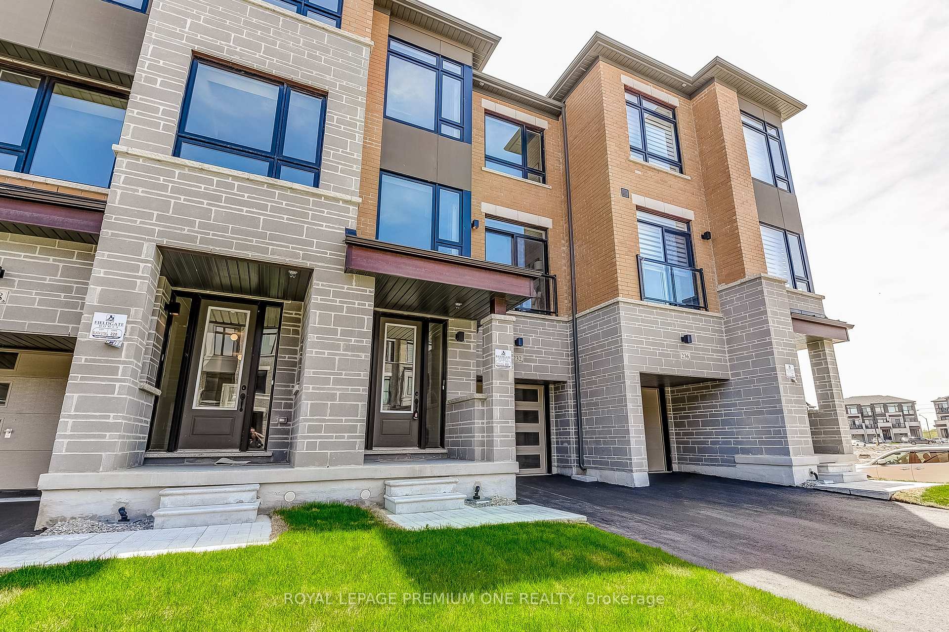 Photo 13 of 232 Tennant Circle, Vaughan, Vellore Village — HOMEH